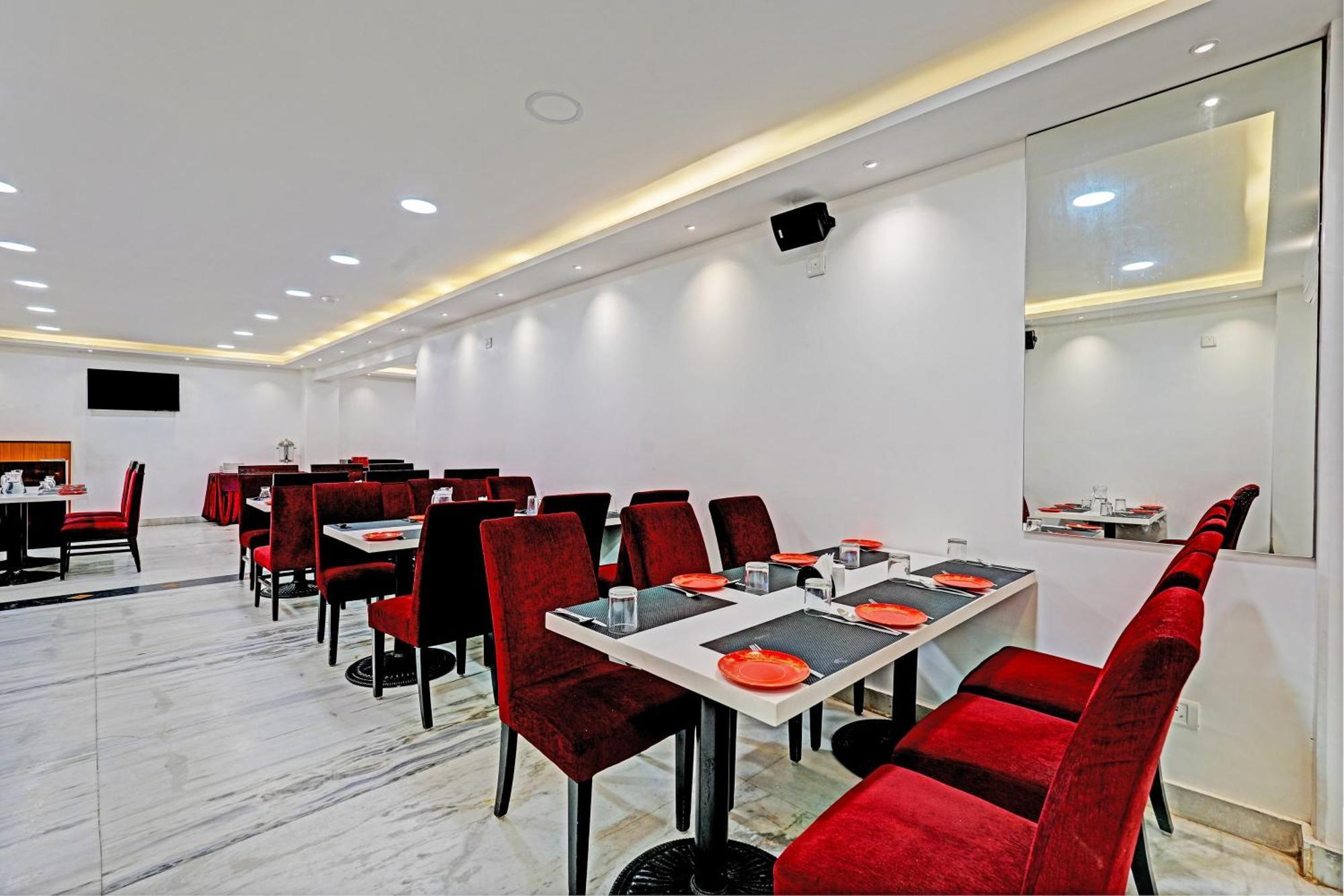 Hotel Hight Krone A Family Hotel Near Igi Airport Delhi Neu-Delhi Exterior foto