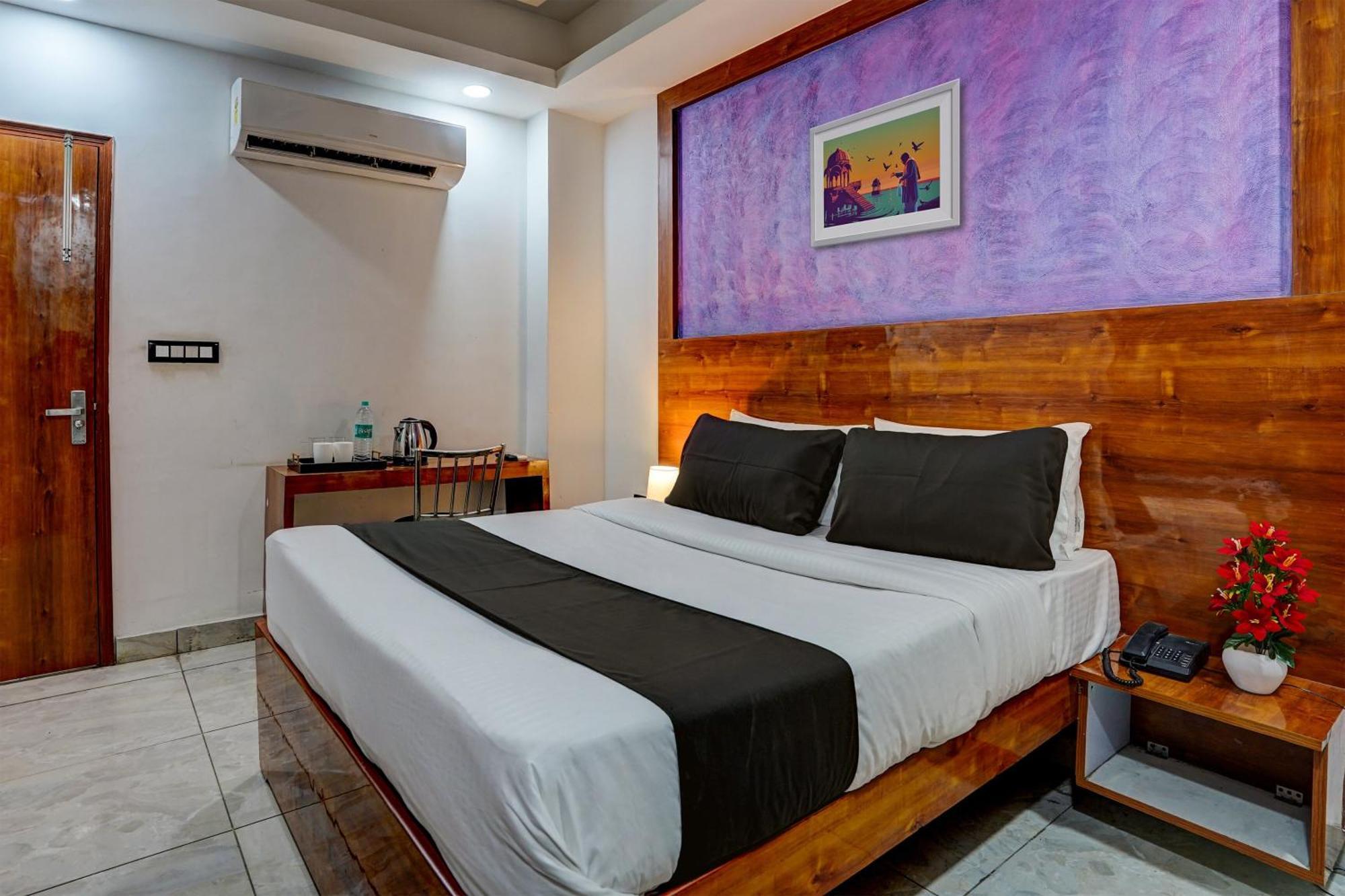 Hotel Hight Krone A Family Hotel Near Igi Airport Delhi Neu-Delhi Exterior foto