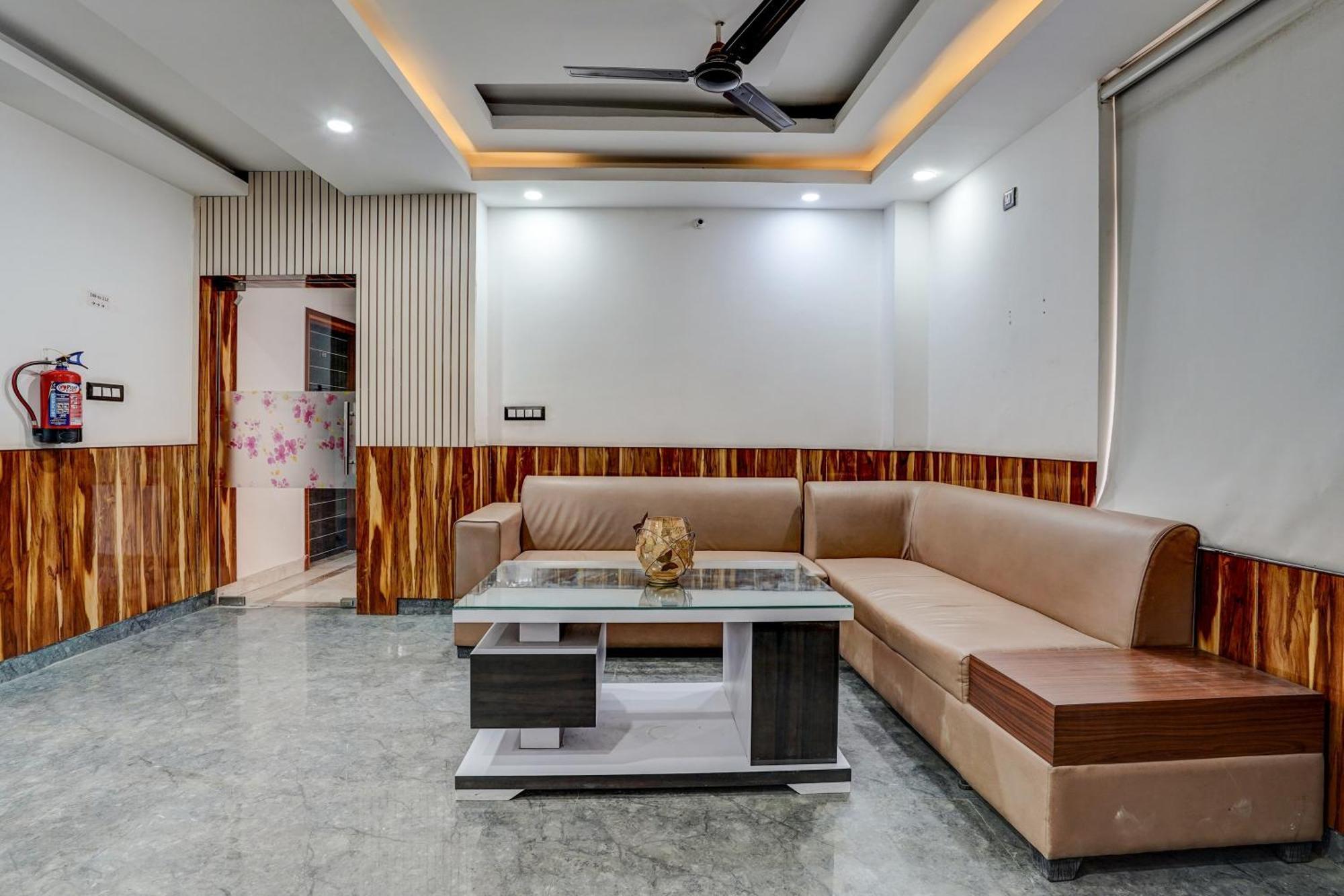 Hotel Hight Krone A Family Hotel Near Igi Airport Delhi Neu-Delhi Exterior foto