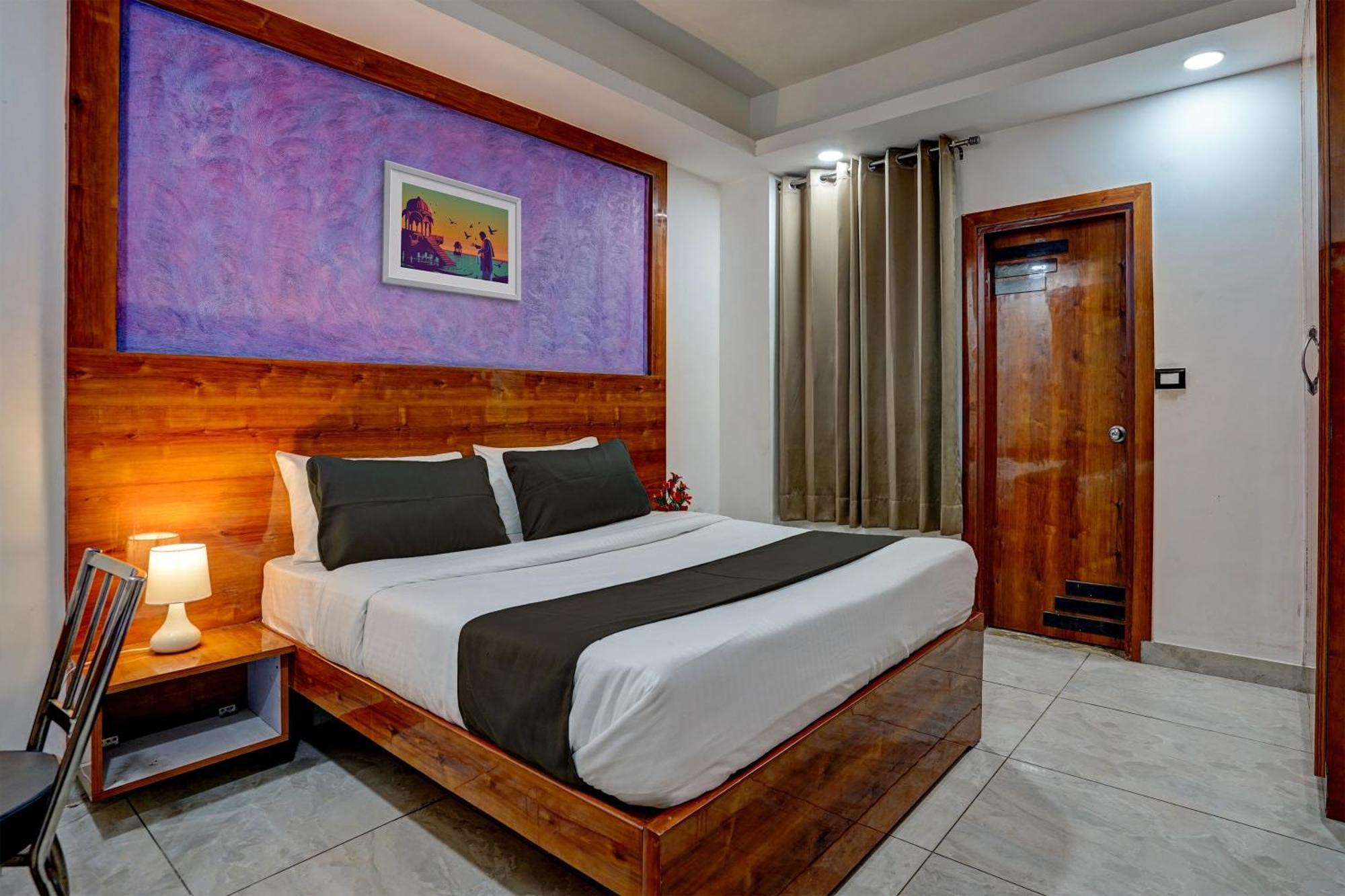 Hotel Hight Krone A Family Hotel Near Igi Airport Delhi Neu-Delhi Exterior foto