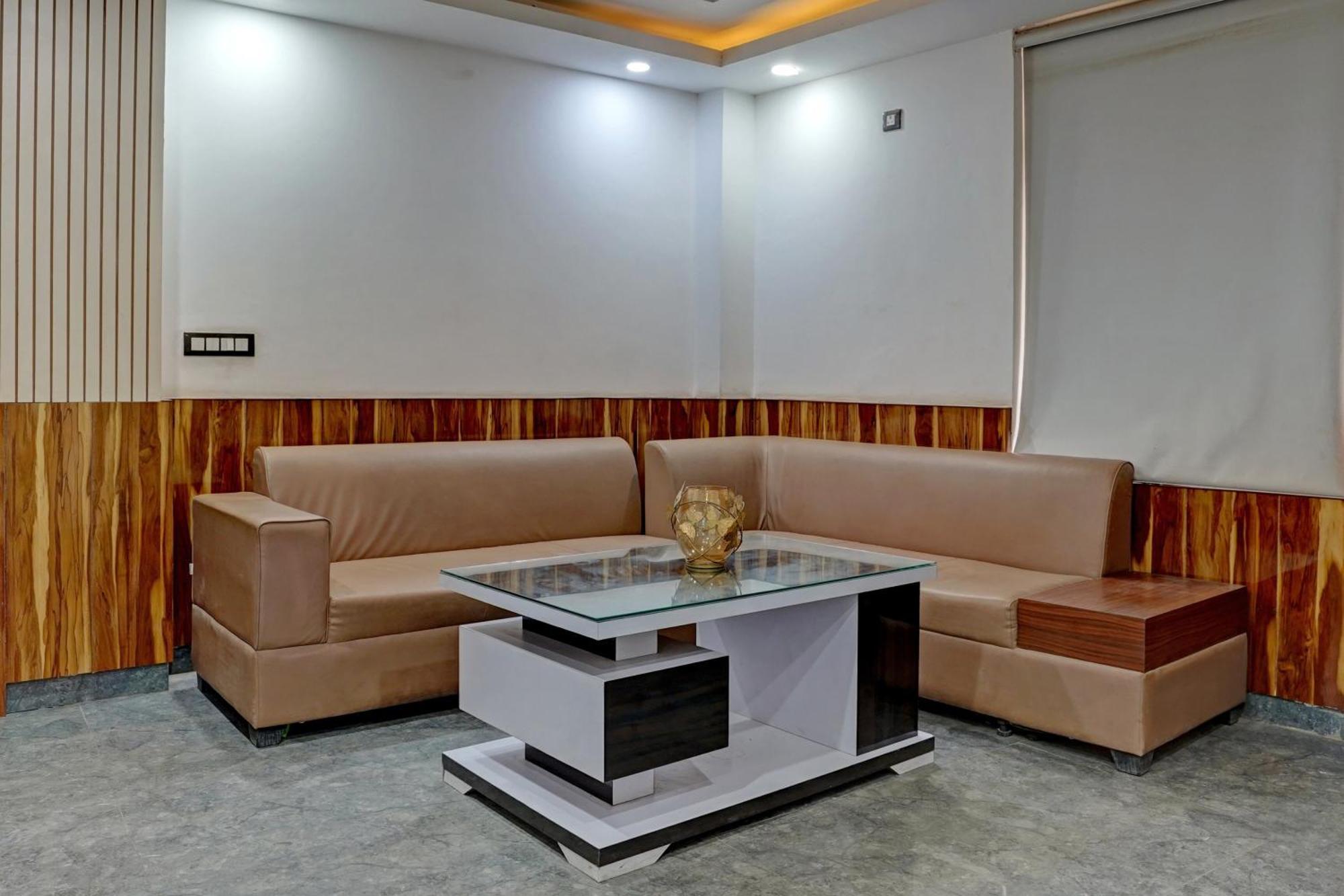 Hotel Hight Krone A Family Hotel Near Igi Airport Delhi Neu-Delhi Exterior foto