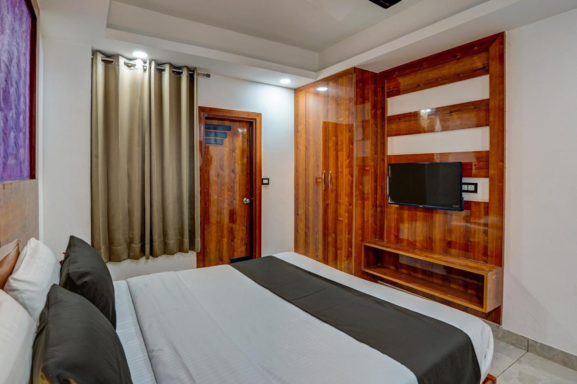 Hotel Hight Krone A Family Hotel Near Igi Airport Delhi Neu-Delhi Exterior foto