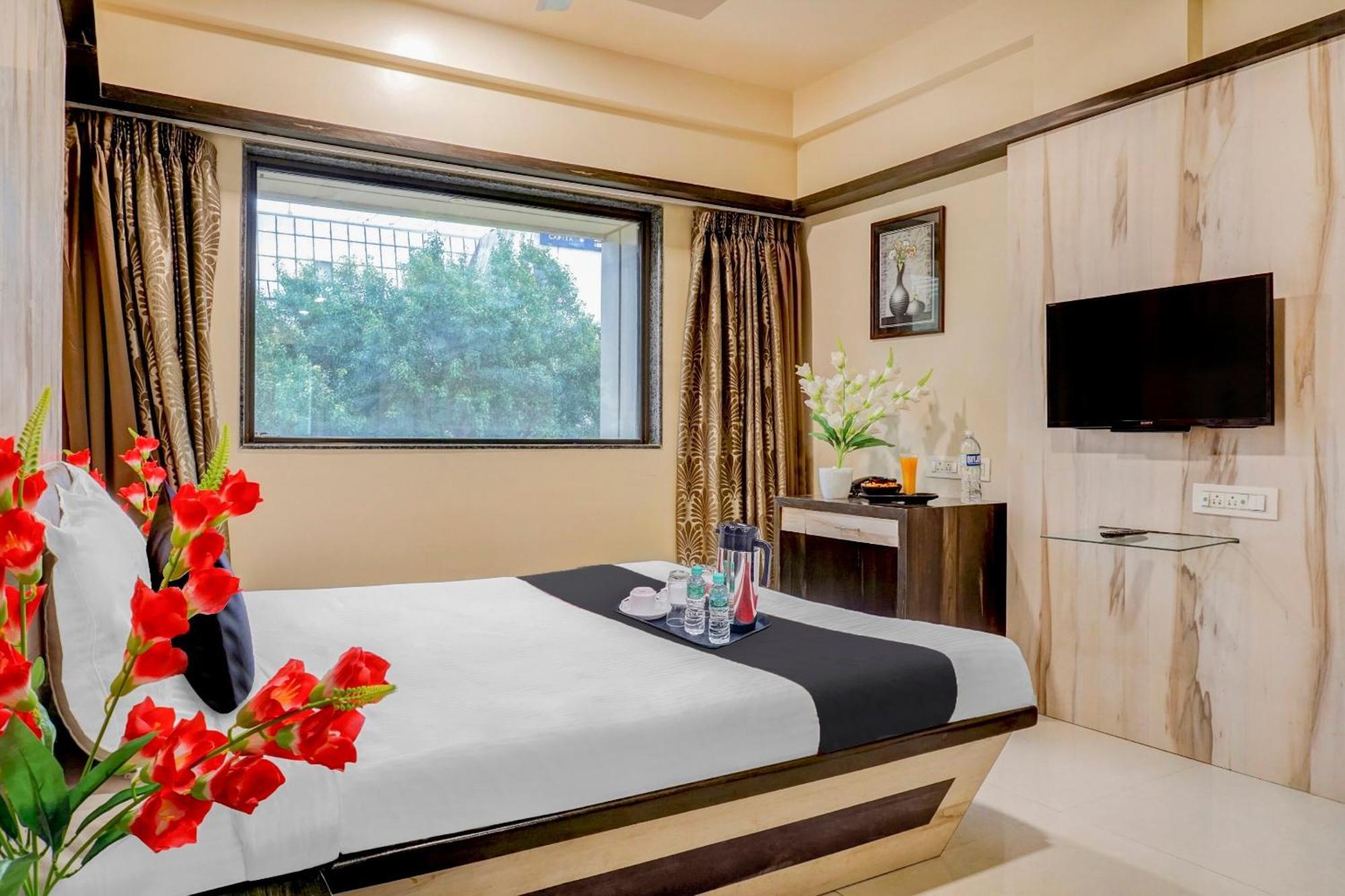 Hotel Hight Krone A Family Hotel Near Igi Airport Delhi Neu-Delhi Exterior foto